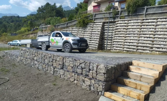 Soutènement parking, Embrun, Pierre Bois & Jardins