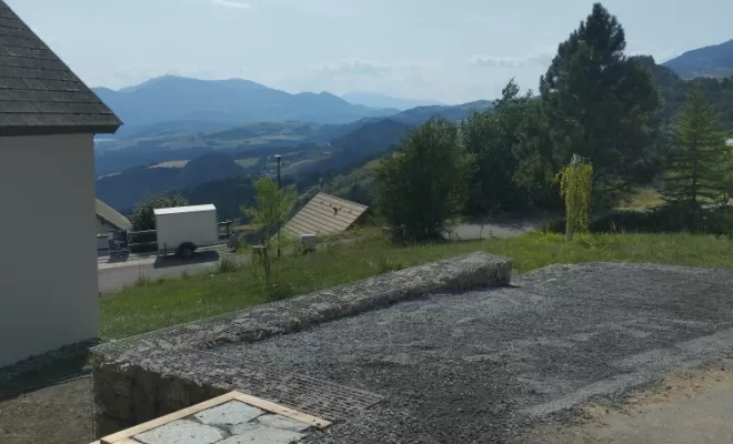 Soutènement parking, Embrun, Pierre Bois & Jardins